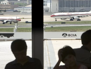 Κίνα: Απέλυσαν αεροσυνοδό μετά από πρόταση γάμου που δέχθηκε εν ώρα εργασίας